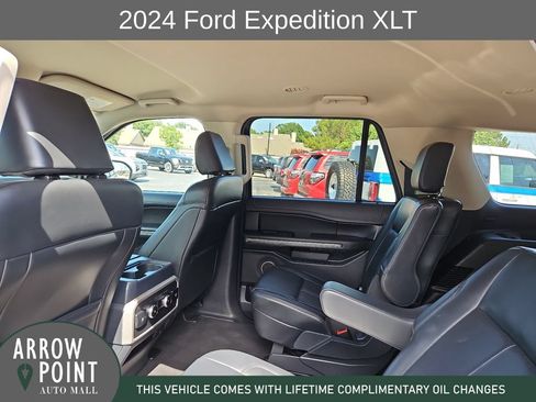 Used 2024 Ford Expedition XLT AWD/4WD image 18