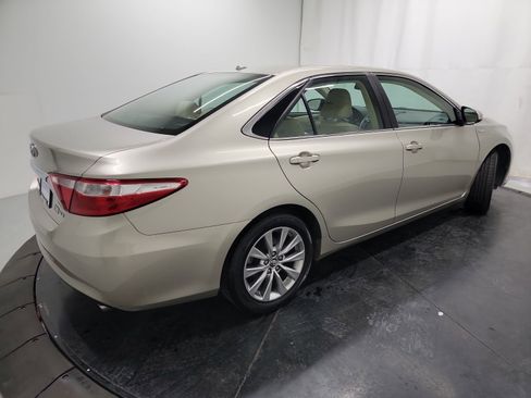 Used 2017 Toyota Camry LE image 9