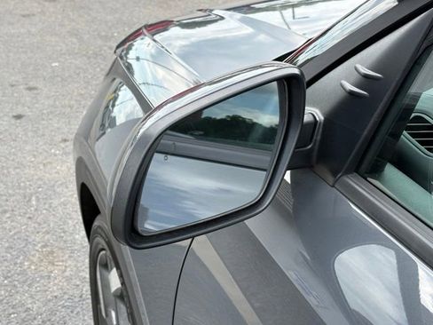 Used 2023 Hyundai Venue SEL FWD image 14