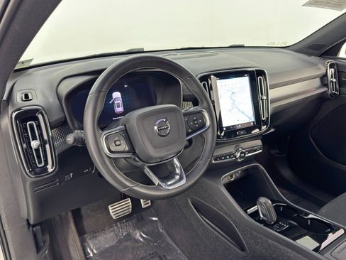 Used 2021 Volvo XC40 P8 Recharge w/ Advanced Package image 13