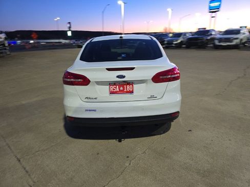 Used 2016 Ford Focus SE w/ Reverse Sensing Package image 6