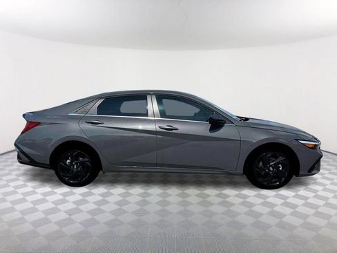 New 2026 Hyundai Elantra SEL Sport Premium FWD image 9