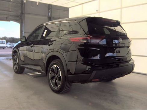 Used 2024 Nissan Rogue SV FWD image 11