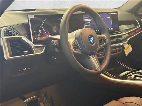 New 2026 BMW X5 xDrive40i w/ M Sport Package image 3