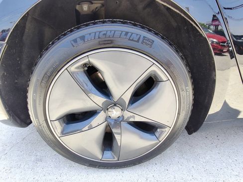Used 2018 Tesla Model 3 Long Range AWD/4WD image 27