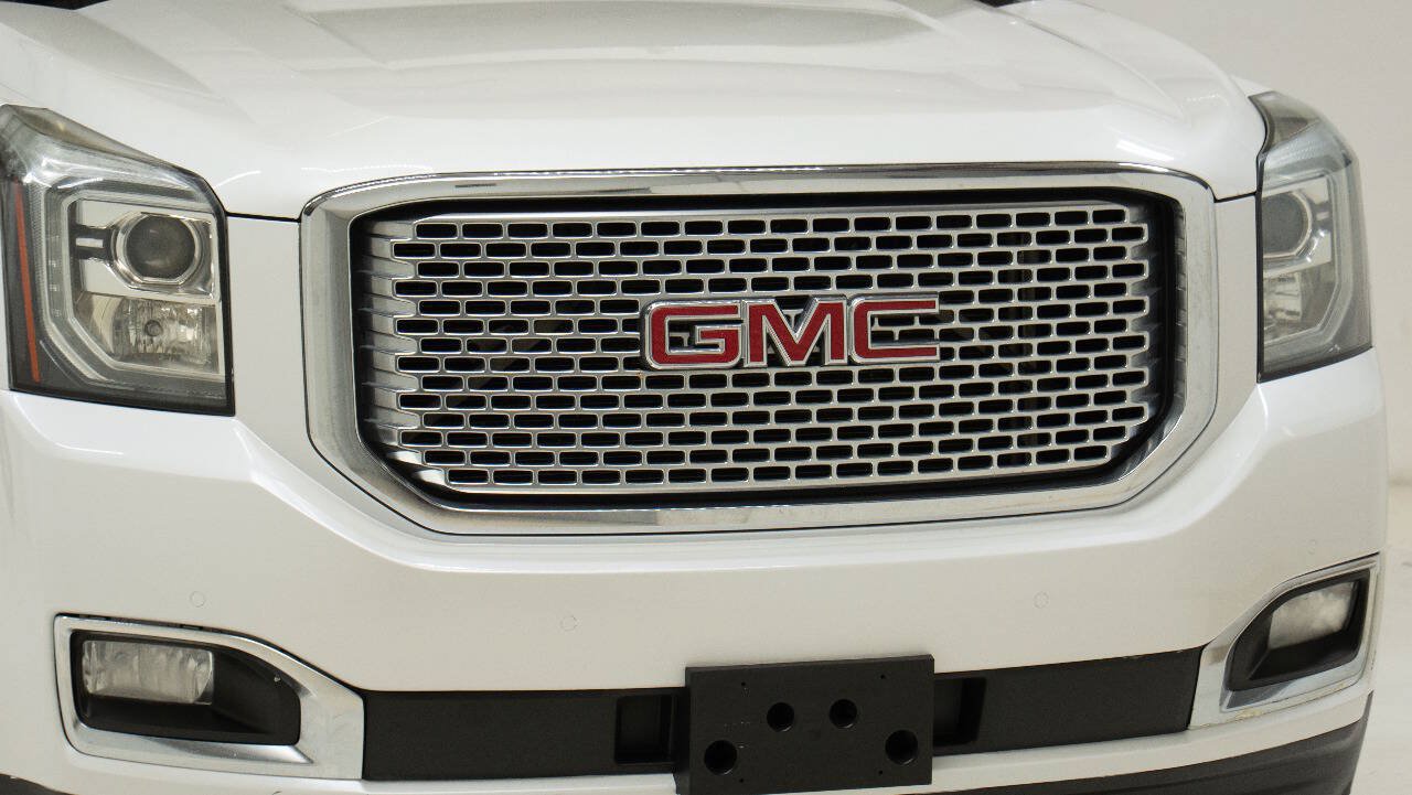 Used 2016 GMC Yukon Denali w/ Open Road Package AWD/4WD image 9