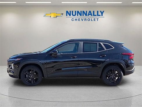 Certified 2025 Chevrolet Trax ACTIV w/ Driver Confidence Package image 2