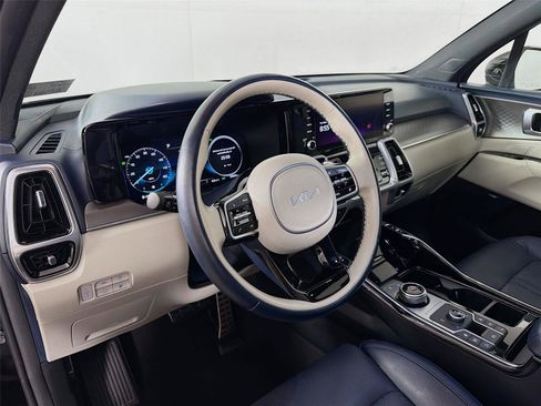 Used 2023 Kia Sorento SX Prestige AWD/4WD image 9