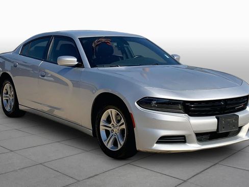 Used 2022 Dodge Charger SXT RWD image 2