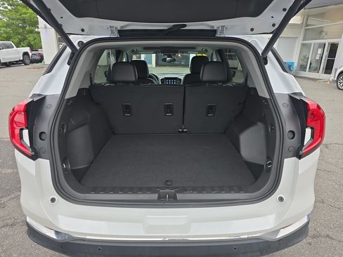 Used 2024 GMC Terrain SLT w/ Infotainment Package II AWD/4WD image 6