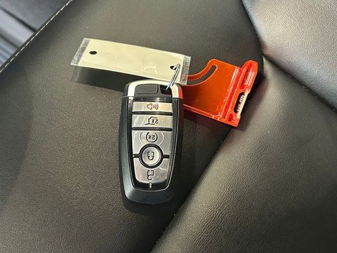 Used 2022 Ford Explorer XLT w/ Equipment Group 202A image 41