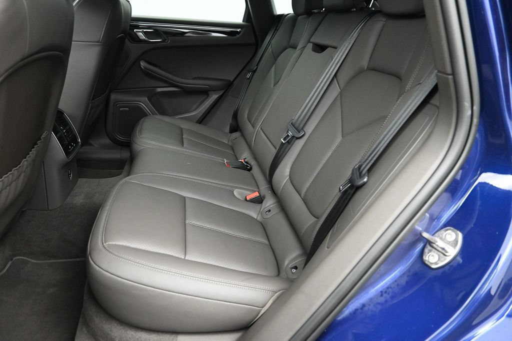 Certified 2026 Porsche Macan AWD/4WD image 15