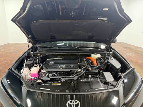 Used 2025 Toyota Crown Signia AWD/4WD image 19