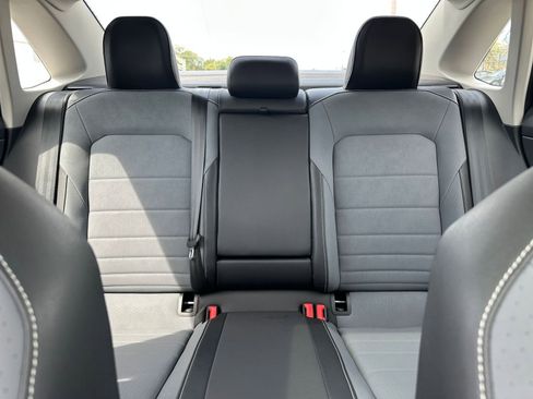 Used 2025 Volkswagen Jetta SE image 37