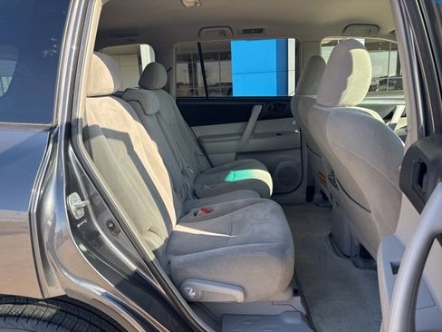 Used 2010 Toyota Highlander 4WD image 17