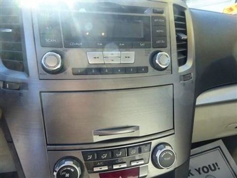 Used 2013 Subaru Outback 2.5i Premium w/ All-Weather Pkg image 10