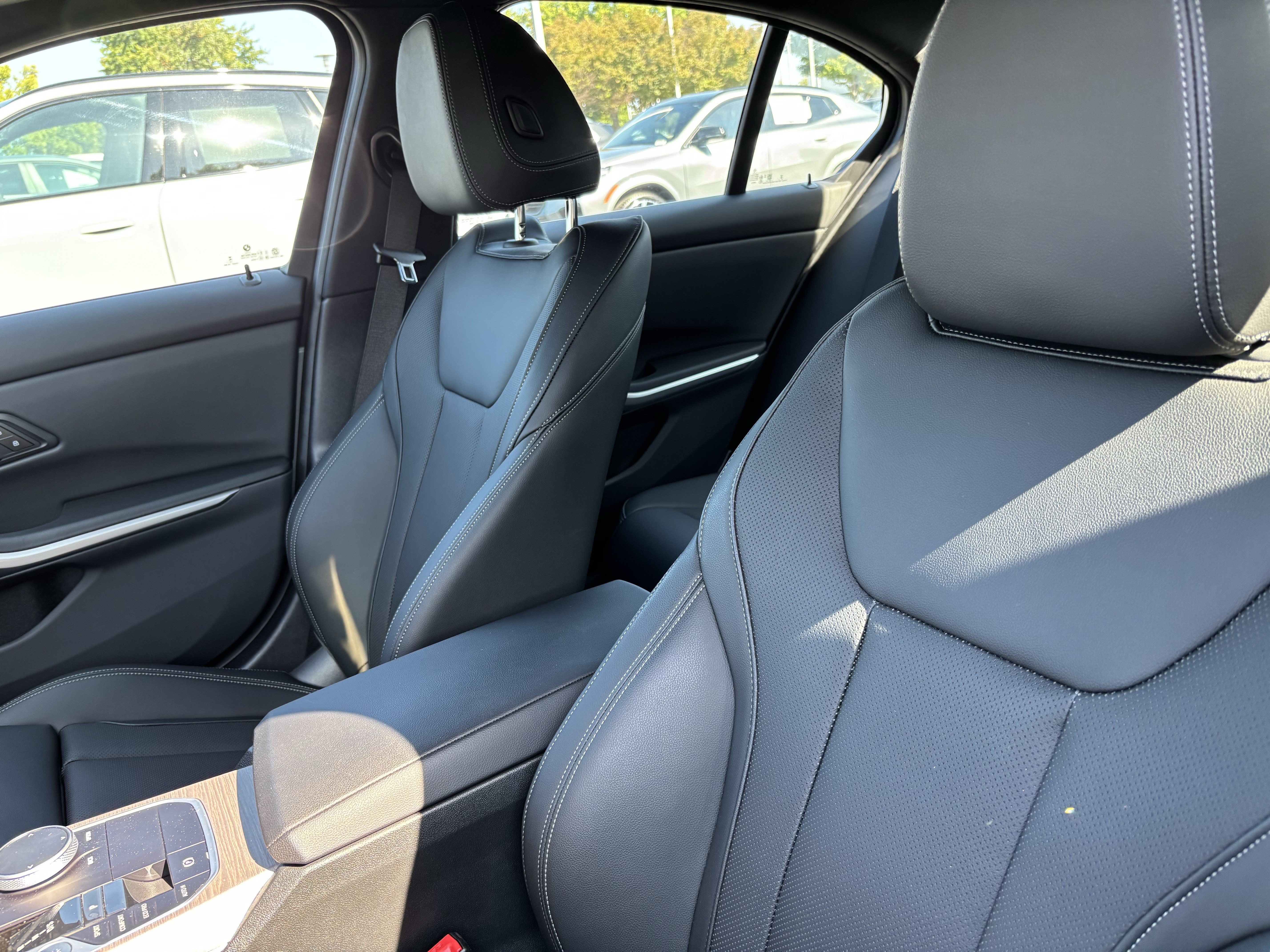 Certified 2025 BMW 330i Sedan RWD image 16