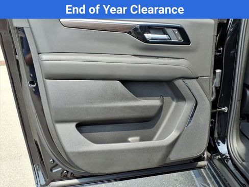 New 2025 Chevrolet Suburban LS image 24