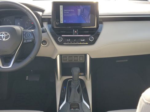 Certified 2023 Toyota Corolla Cross LE w/ Moonroof Package AWD/4WD image 15