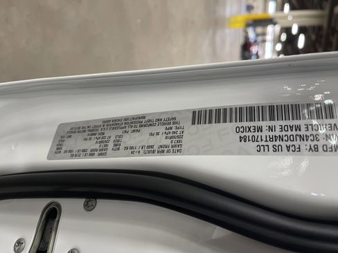 Used 2024 Jeep Compass Limited image 26