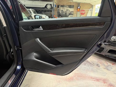 Used 2014 Volkswagen Passat TDI SEL Premium FWD image 24