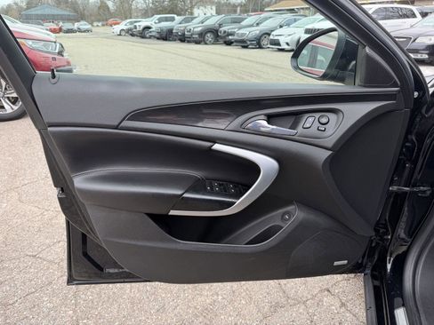 Used 2017 Buick Regal Premium w/ Driver Confidence Package #2 image 9