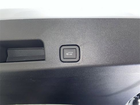 New 2026 Chevrolet Traverse LT w/ Sun and Wheel Package image 17