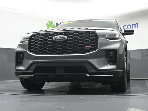 Used 2025 Ford Explorer ST w/ Sun And Sound Package AWD/4WD image 7