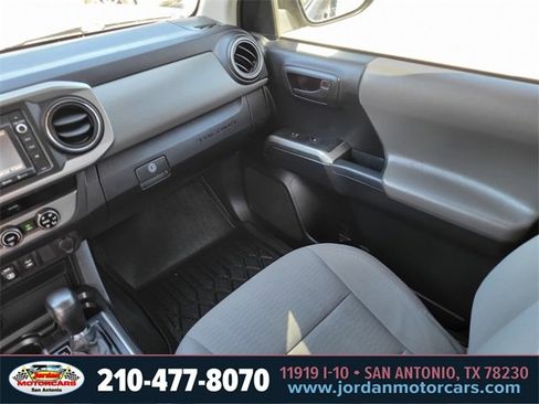 Used 2018 Toyota Tacoma SR5 w/ Exterior Package image 15