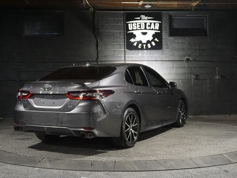 Used 2022 Toyota Camry SE FWD image 7