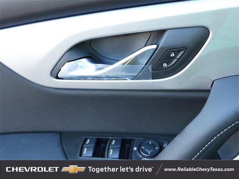 New 2025 Chevrolet Blazer LT w/ Convenience Package image 22