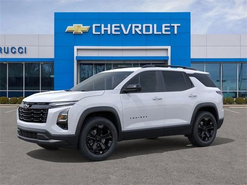 New 2026 Chevrolet Equinox LT image 2