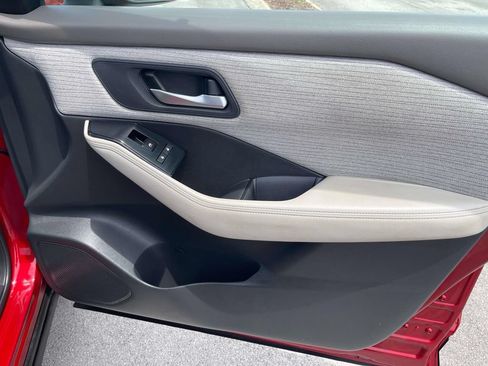 Used 2022 Nissan Rogue SV FWD image 31