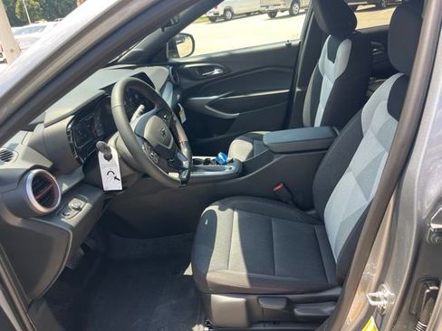 New 2026 Chevrolet Trax RS w/ Sunroof Package FWD image 14