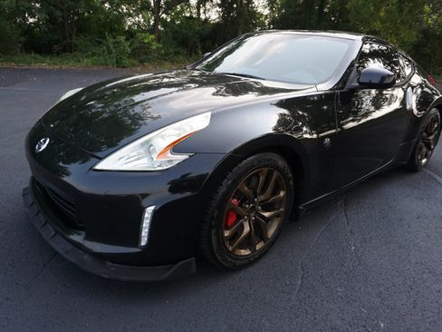 Used 2015 Nissan 370Z Coupe RWD image 4