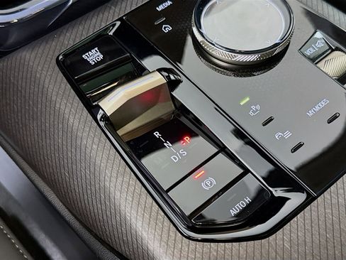 Used 2025 BMW X3 xDrive30i w/ Convenience Package image 16