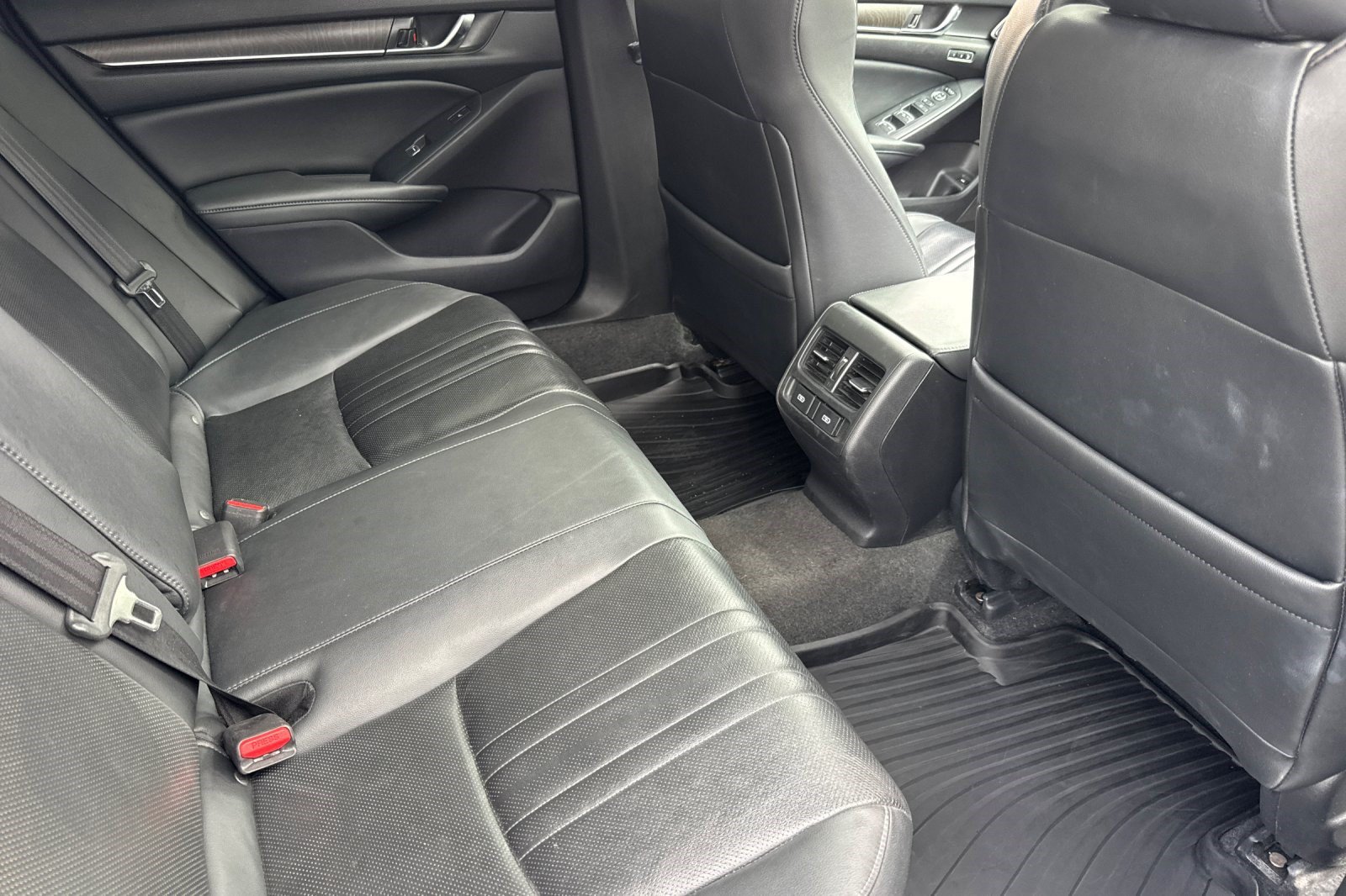 Used 2022 Honda Accord Touring image 31