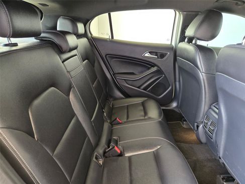 Used 2017 Mercedes-Benz GLA 250 image 30