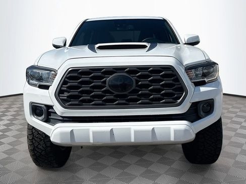 Used 2020 Toyota Tacoma TRD Sport RWD image 2