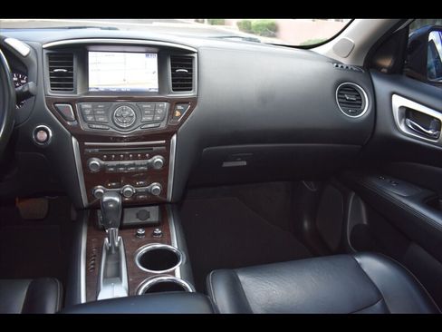 Used 2016 Nissan Pathfinder Platinum w/ Cargo Package FWD image 34