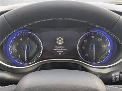 New 2026 Chrysler Pacifica Select image 11