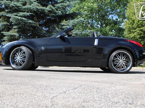 Used 2006 Nissan 350Z Touring RWD image 26