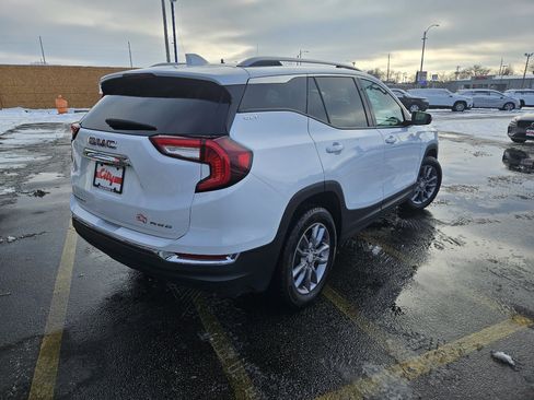 Used 2024 GMC Terrain SLT image 5