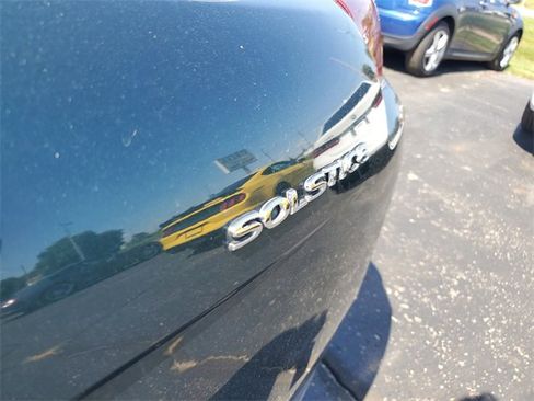 Used 2006 Pontiac Solstice Convertible w/ Premium Package image 18