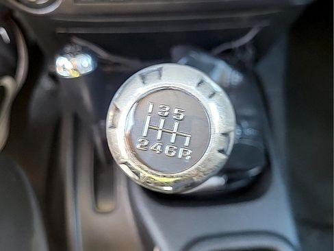 Used 2016 Jeep Wrangler Sahara AWD/4WD image 24