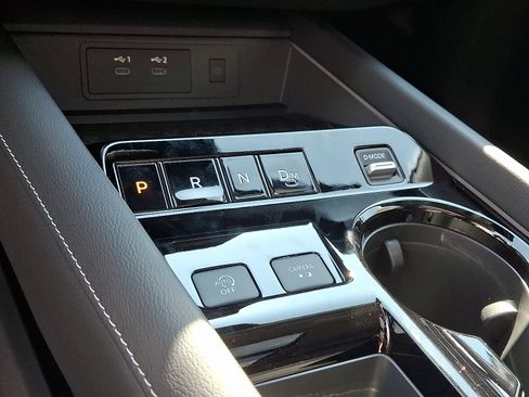 Certified 2025 Nissan Murano SL image 11