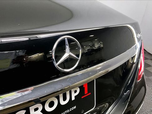 Used 2018 Mercedes-Benz E 400 4MATIC Sedan image 30