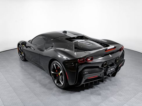 Used 2022 Ferrari SF90 Stradale image 18