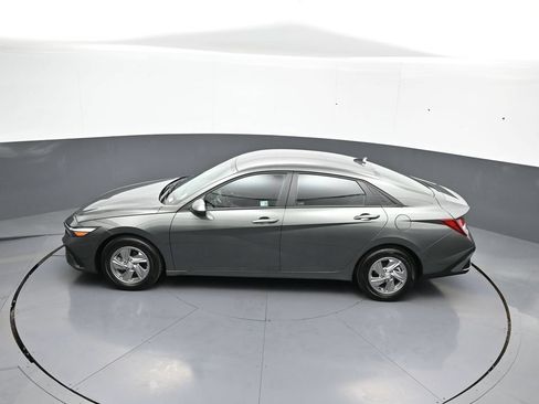 Certified 2025 Hyundai Elantra SE FWD image 39