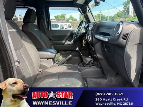 Used 2016 Jeep Wrangler Unlimited Rubicon w/ Dual Top Group AWD/4WD image 20